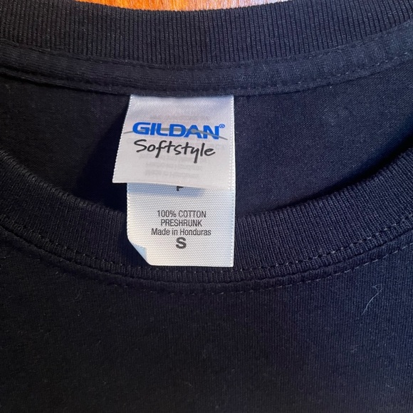 Vintage Taylor Swift The Red Tour Shirt Size Small - Picture 2 of 3